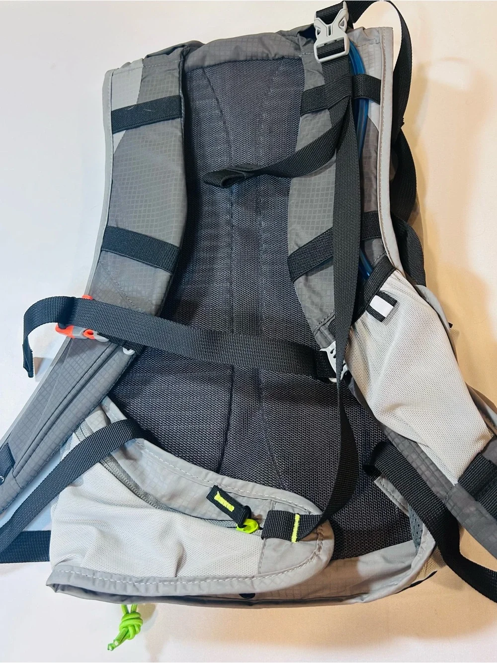 Fitletic Journey Backpack Hydration System 11 Liter Hydrid Daypack 2L  Reservoir